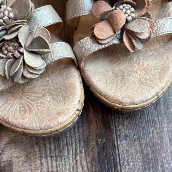 b.o.c. Born Concept Women's Fiore Champagne Sandals with Floral Accents Size 10 - Picture 4 of 14